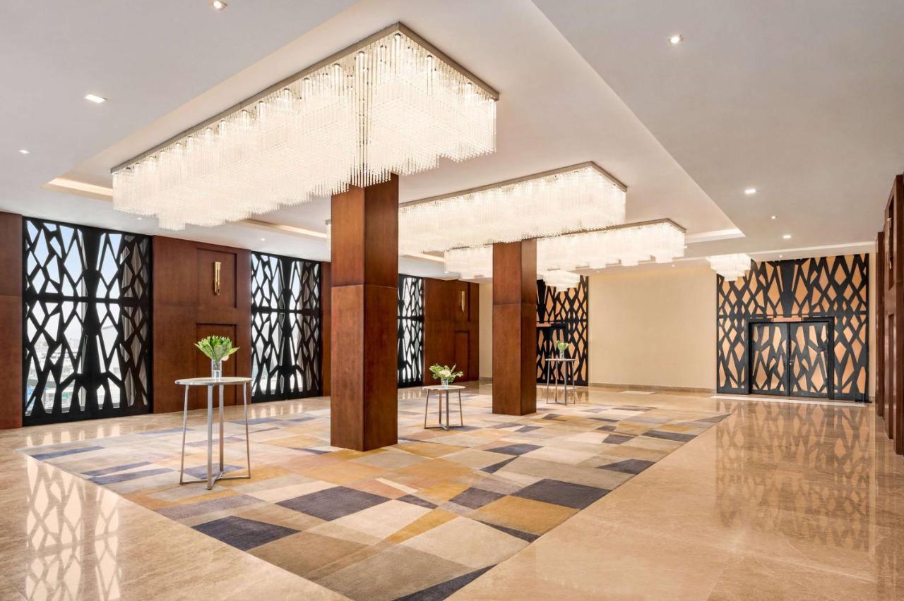 多哈西湾温德姆酒店 外观 照片 The lobby of the hotel