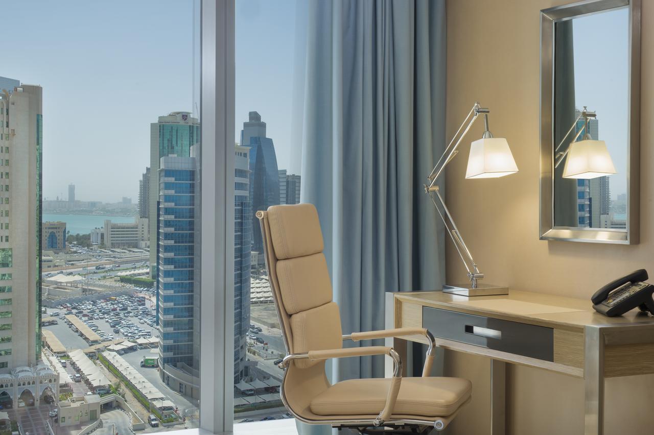 多哈西湾温德姆酒店 外观 照片 A room at the hotel